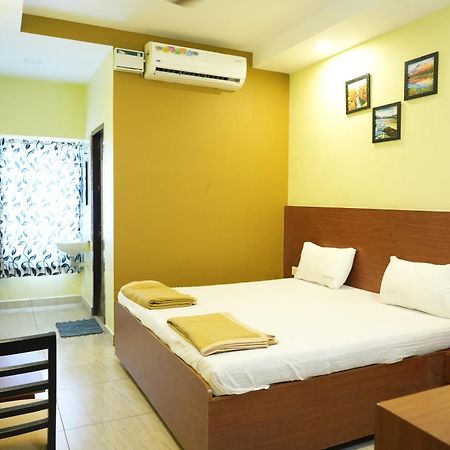 Sri Krishnan Residency Hotel Pollāchi Exterior foto