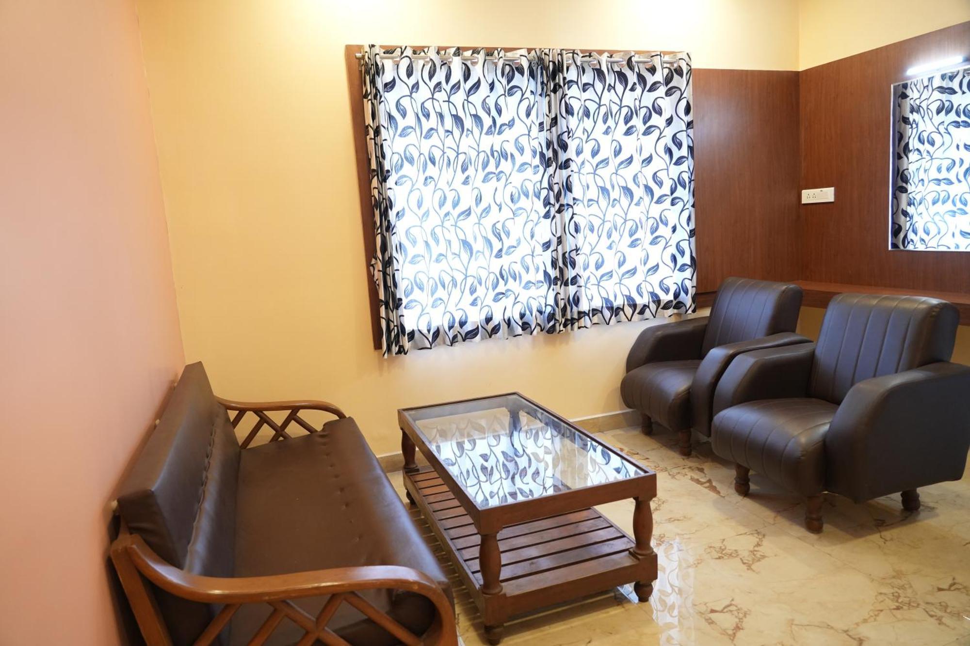 Sri Krishnan Residency Hotel Pollāchi Exterior foto