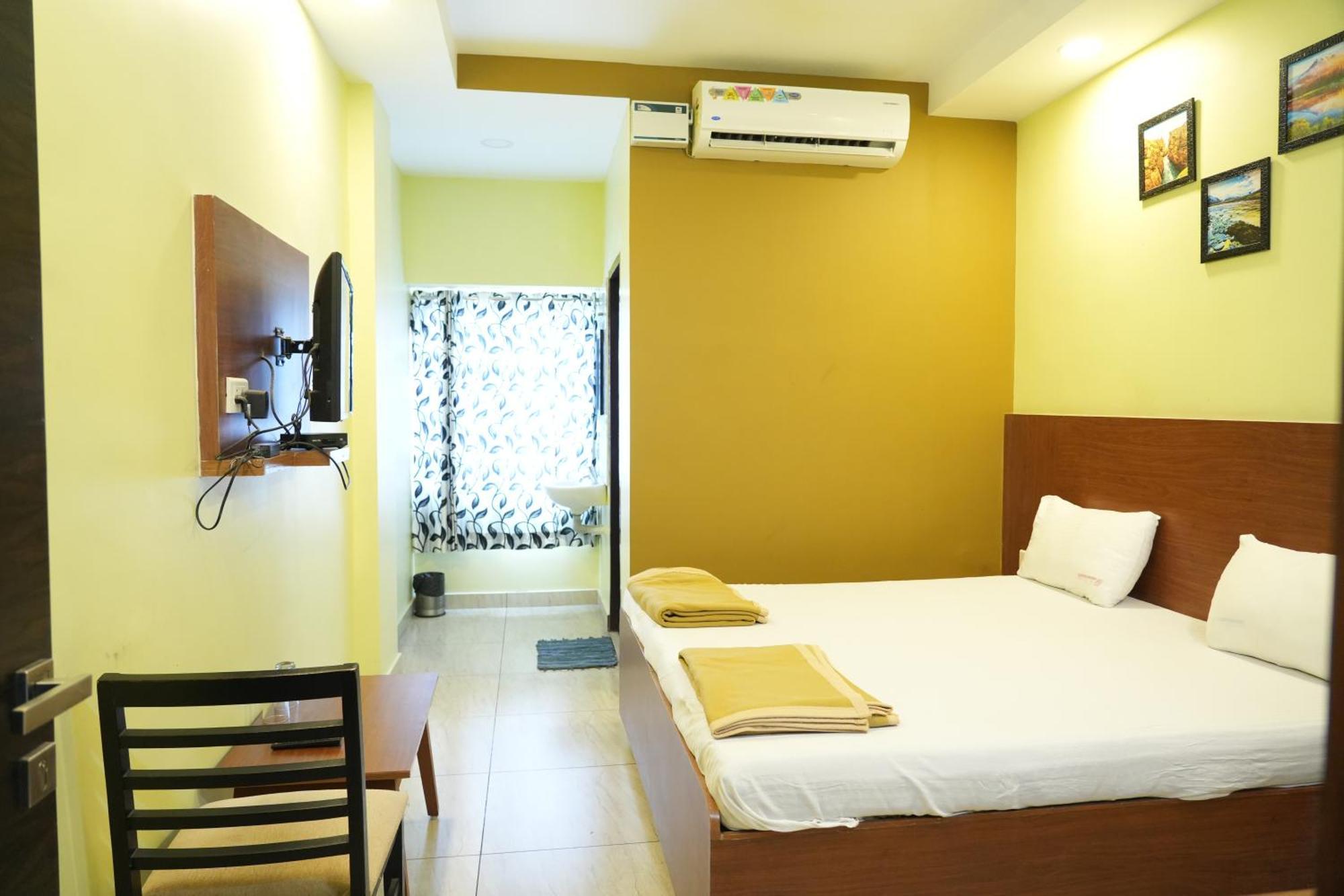 Sri Krishnan Residency Hotel Pollāchi Exterior foto