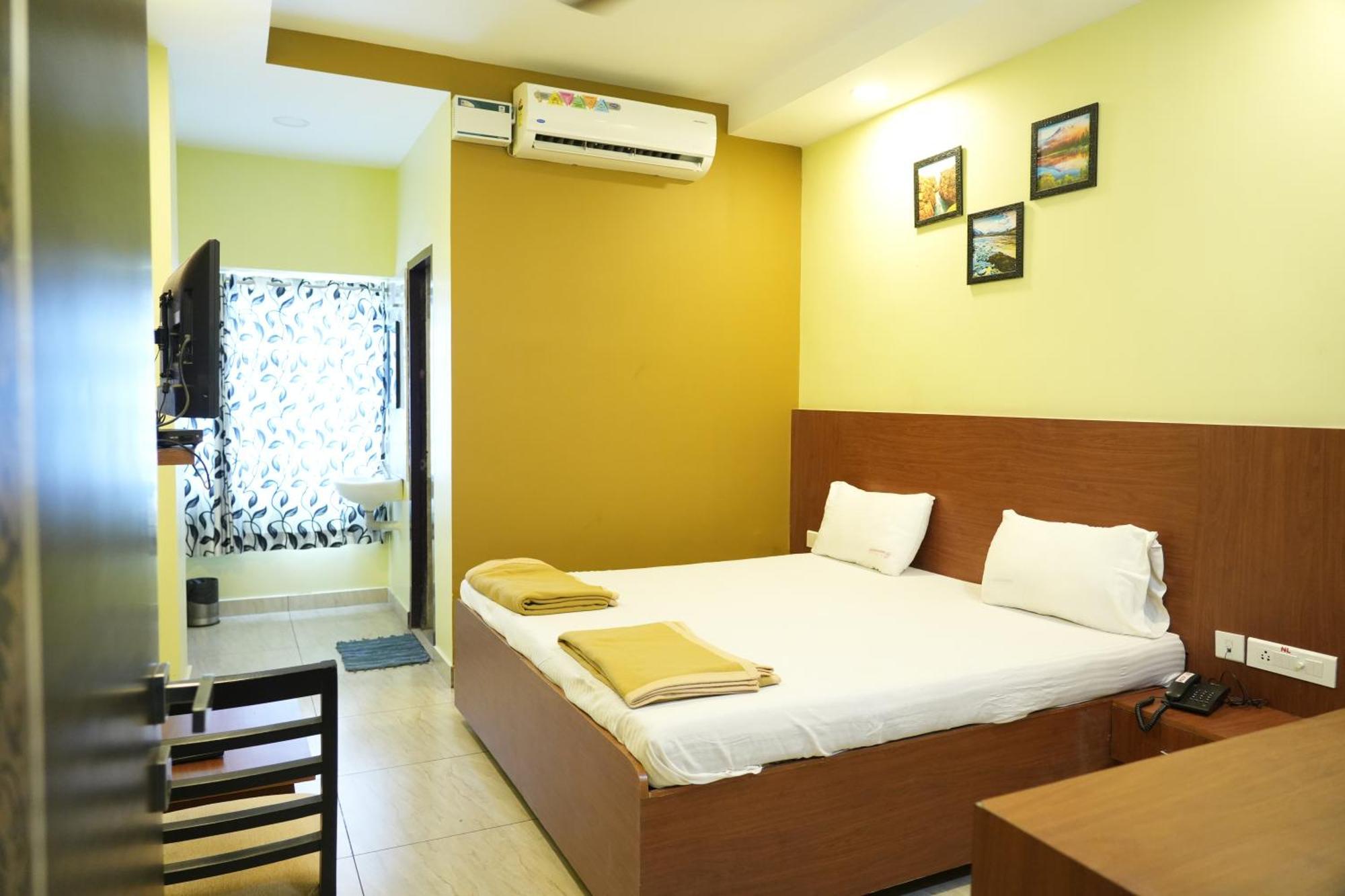Sri Krishnan Residency Hotel Pollāchi Exterior foto