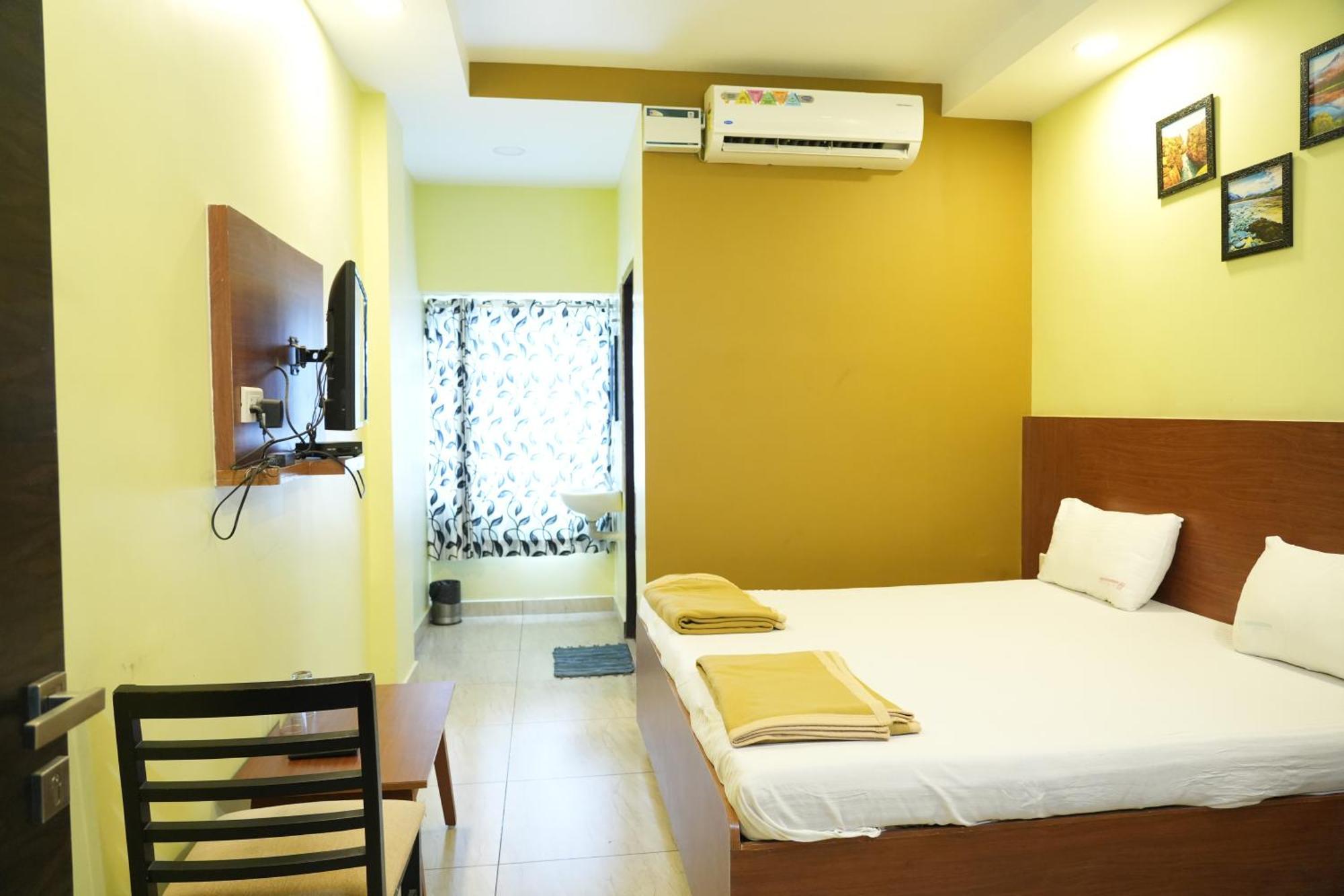 Sri Krishnan Residency Hotel Pollāchi Exterior foto