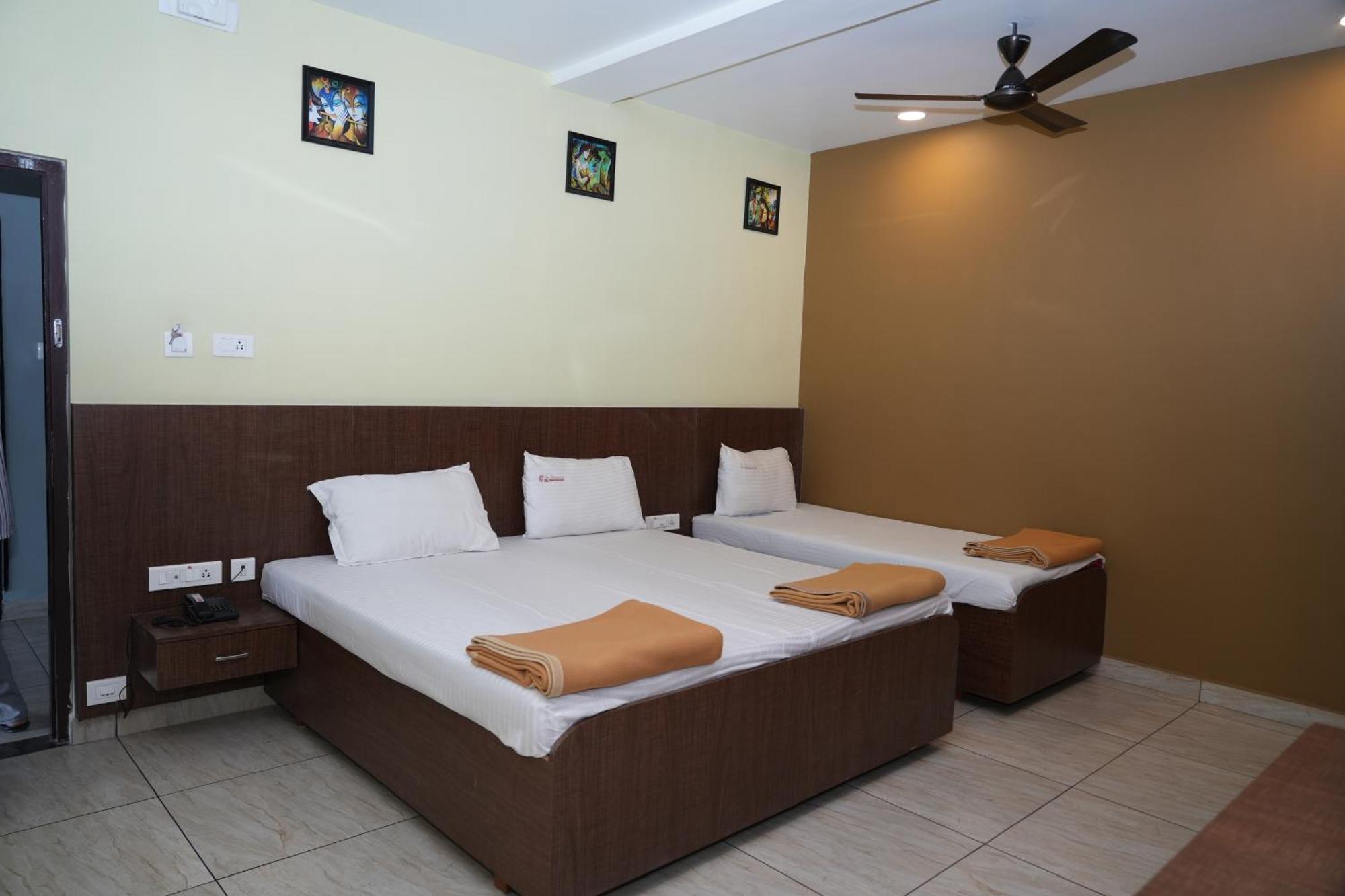 Sri Krishnan Residency Hotel Pollāchi Exterior foto