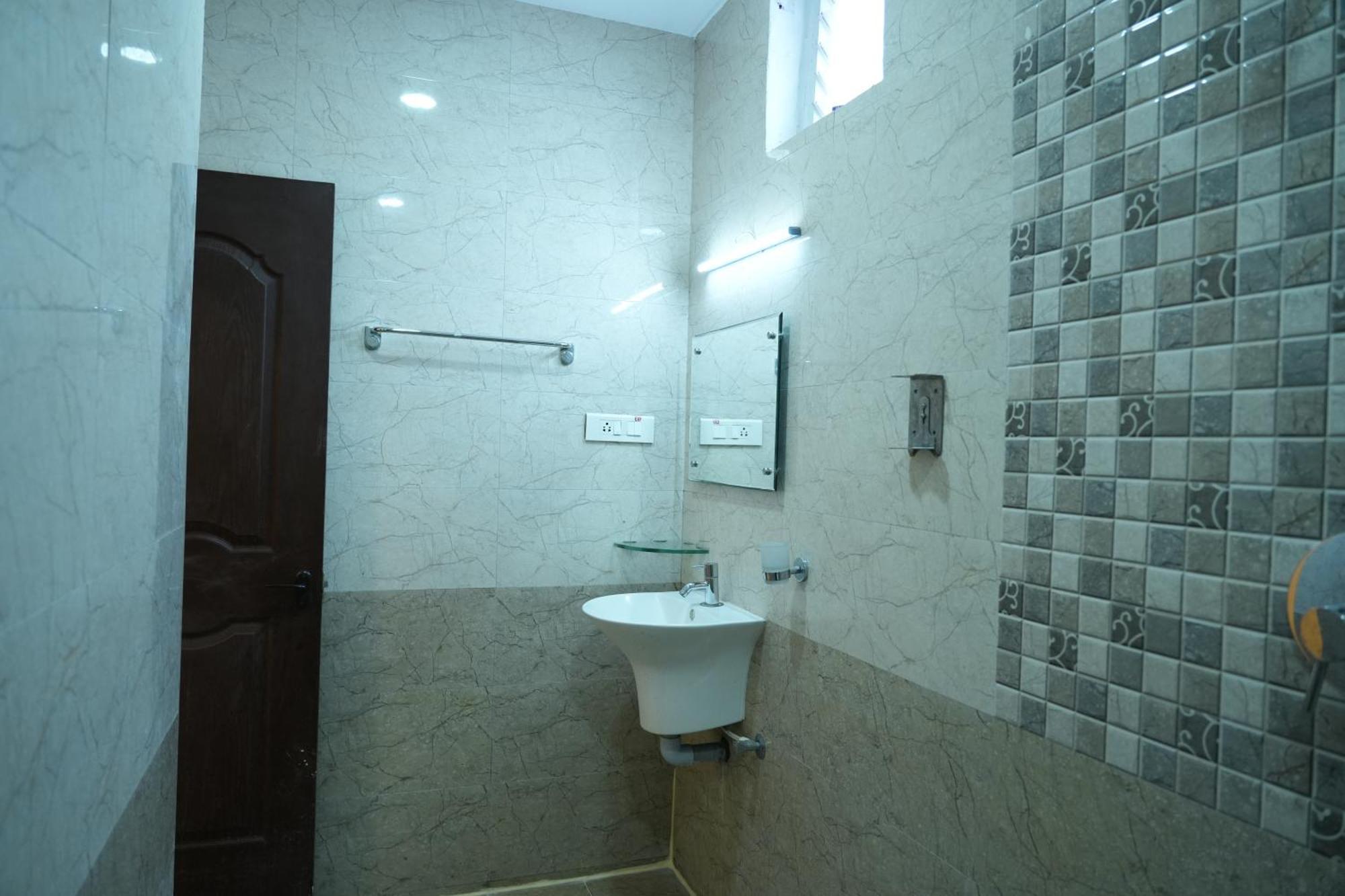 Sri Krishnan Residency Hotel Pollāchi Exterior foto