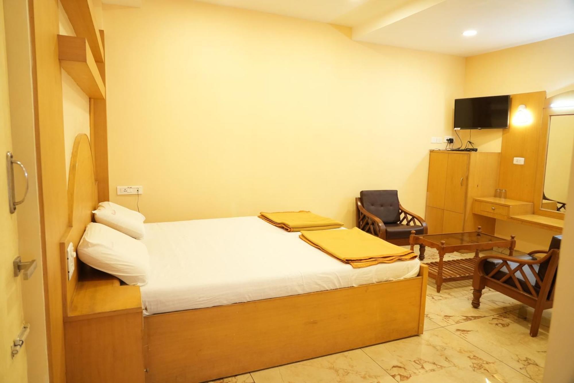 Sri Krishnan Residency Hotel Pollāchi Exterior foto